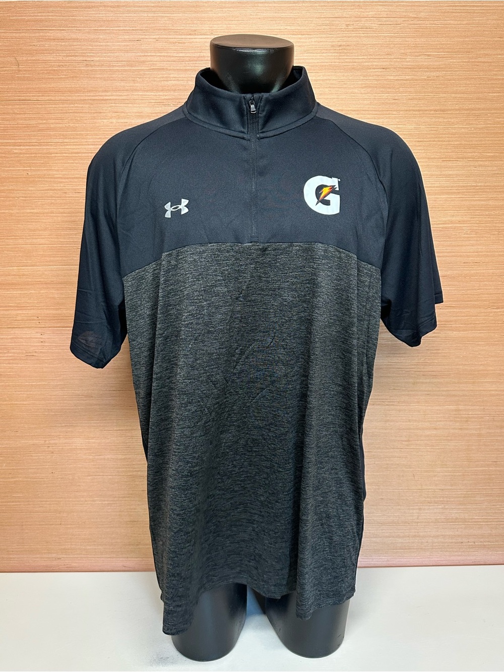 Gatorade Logo Under Armor Gray & Black Zippered Mock Neck Polo Shirt Size XXL
